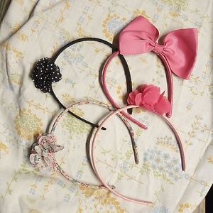 Four girls hair bands are very cute